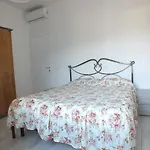Golden River Apartment *