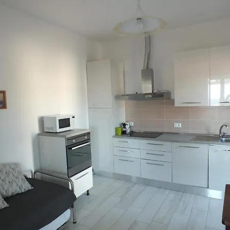 Golden River Appartement *