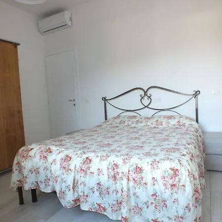 Golden River Appartement *