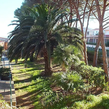 Golden River Appartement *