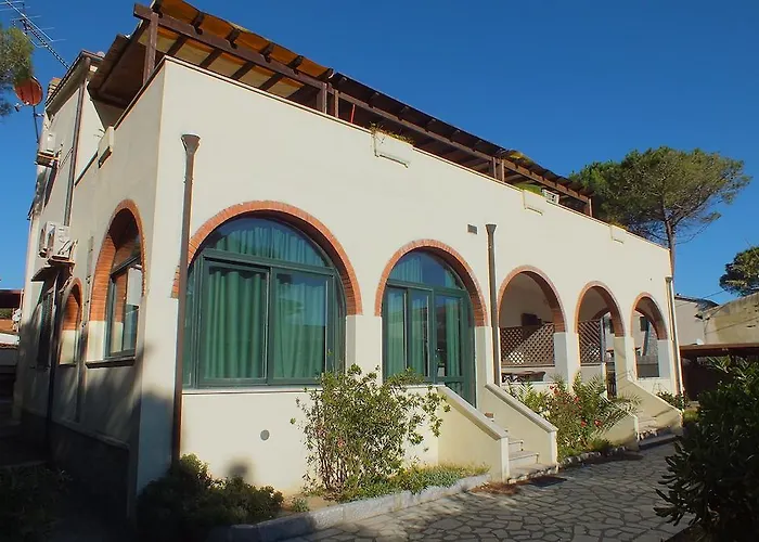 Golden River مارينا دي كامبو