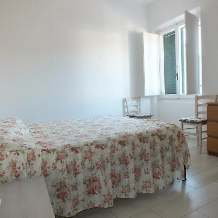 Golden River Apartment *