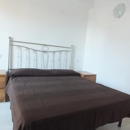 Golden River Apartment *