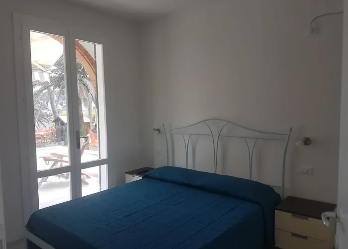 Golden River Appartement *